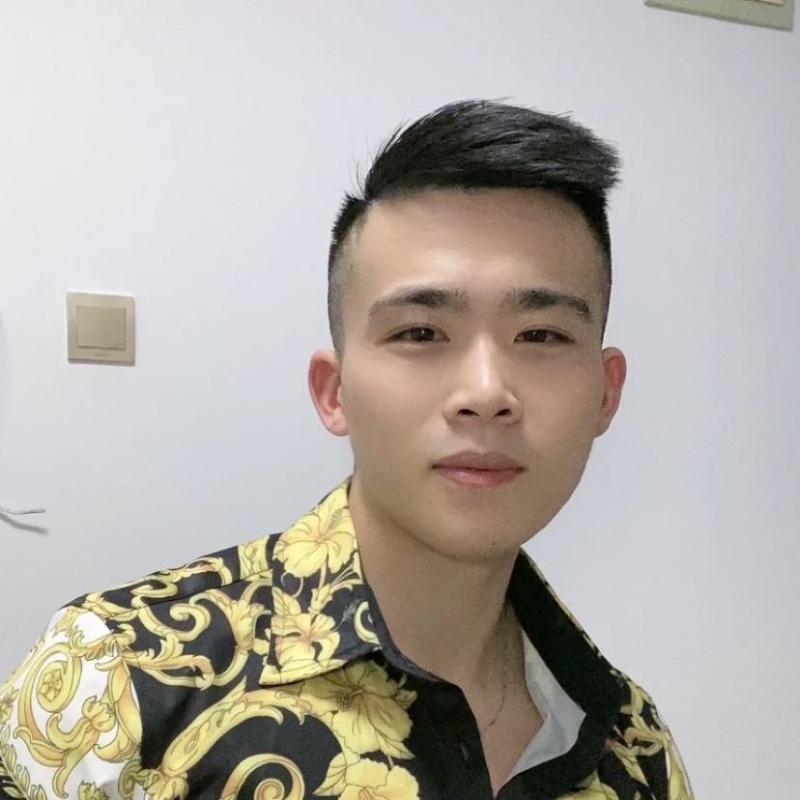 迷彩冲锋衣的第一张照片--宁夏上门女婿服务网